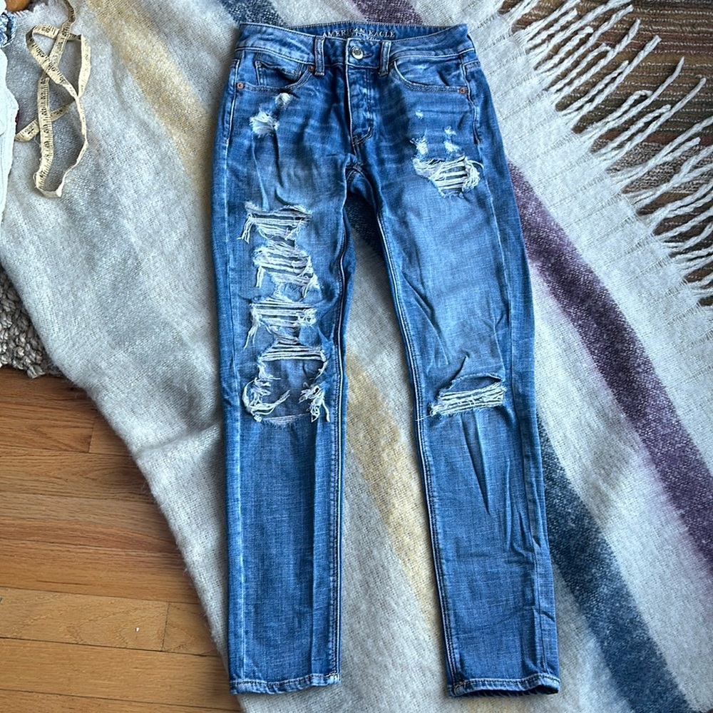 2/$20 AEO distressed button down Jean size 00 (7a)